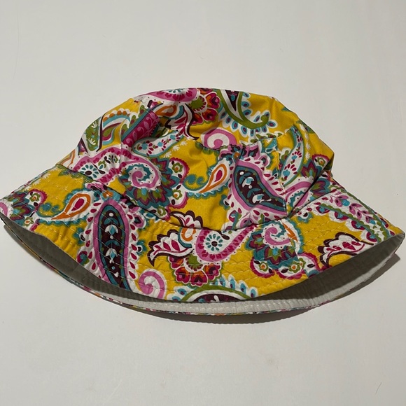 📍SOLD 📌Paisley bucket hat and a corduroy bucket hat - Picture 2 of 8